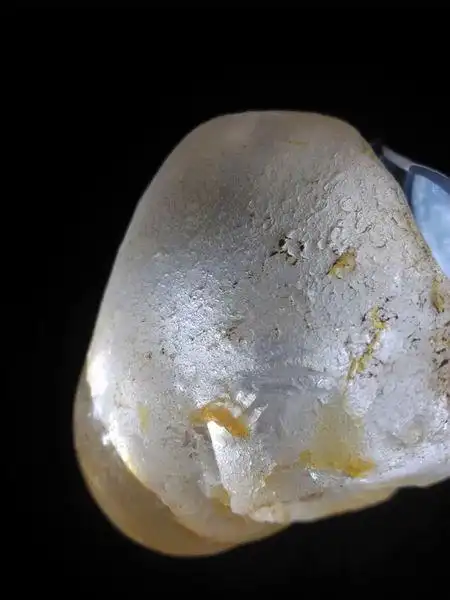 有白色透明郧石吗?