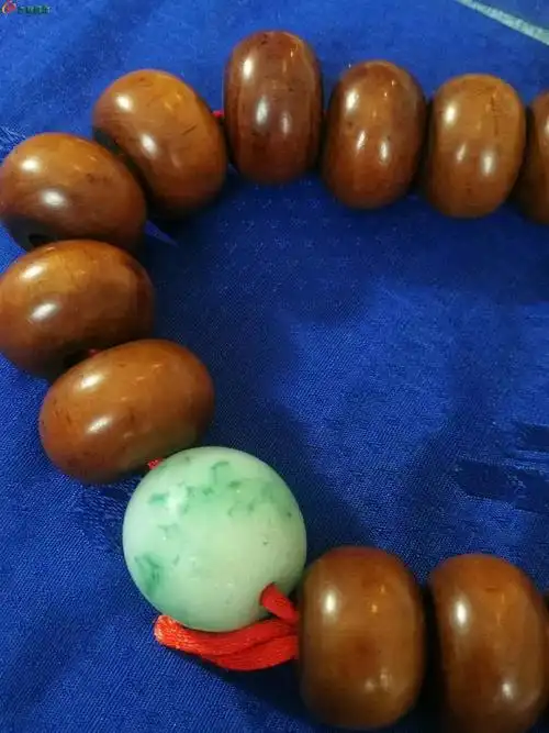 清代老黄杨木大珠子一串