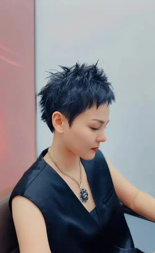 爆款女士短发来了,个性时尚有特色,喜欢别错过