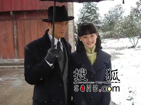 天公作美 孙俪黄晓明情侣相逢雪景鉴真情(图)