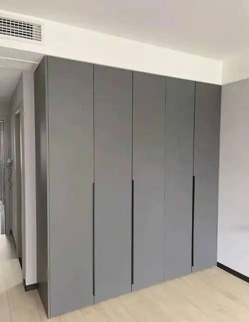 深灰色衣柜完工有被高级到