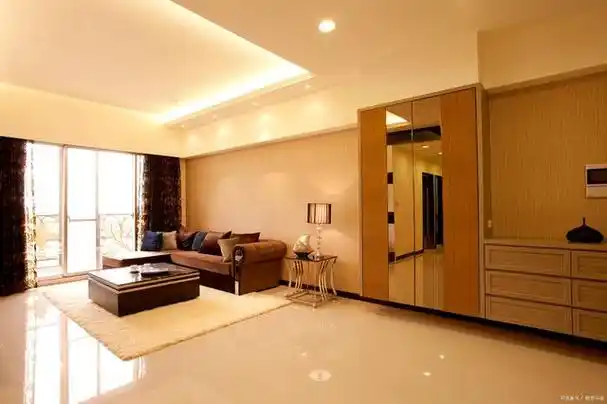 它不仅可以遮挡掉天花板上的各种管线和构造,还能够为室内空间增添美