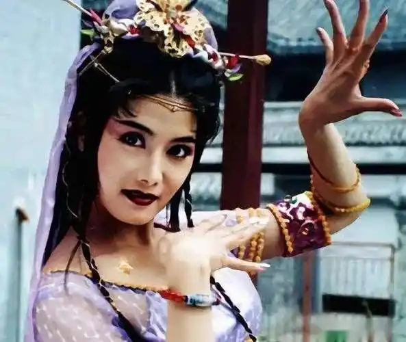 杨丽菁的写真曝光,这谁顶得住她的女神地位?