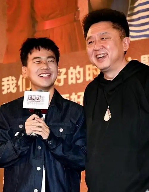 于谦二儿子罕见曝光小小年纪马术赛获奖大儿子半岁拜师郭德纲