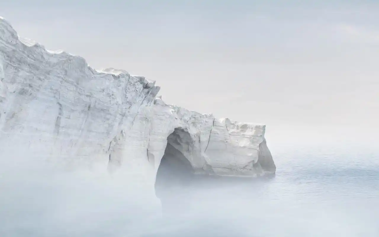 纯白创意唯美高清桌面壁纸