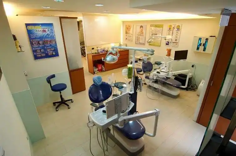 国外牙科诊所装修效果图