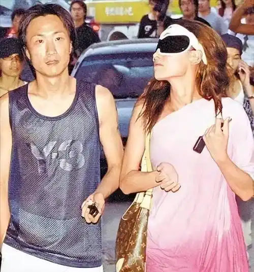 郑中基退圈:曾是风流的"港圈太子",与阿sa离婚后急流勇退?