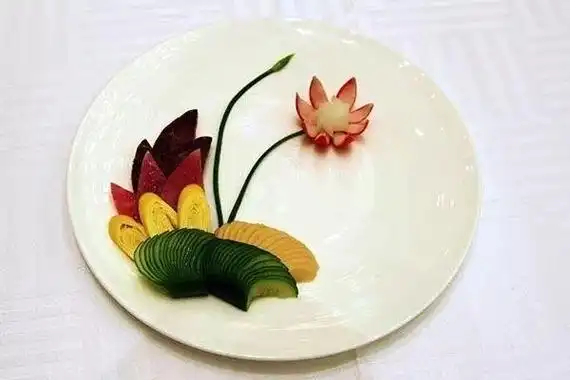 简单冷拼盘图片及做法(最简单火龙果拼盘图片及做法) - 欣欣百科知识