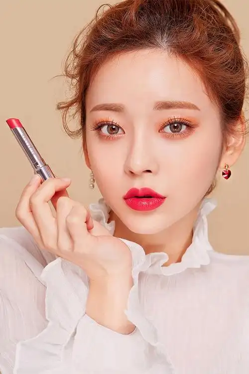 更多猫的树彩妆模特口红唇釉