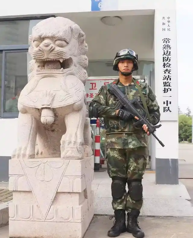 当过武警,抓过通缉犯……这名新兵太不简单