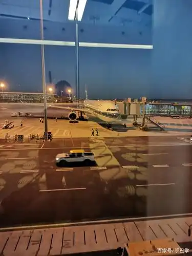 出差路过北京大兴机场,拍了几张图片,还是很漂亮的