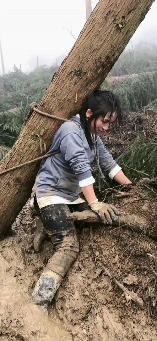 大山里的姑娘不怕苦不怕累,就怕身后空无一人