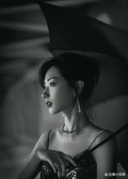 派女演员万茜可谓是风生水起,不仅陆续拍摄了许多知名的影视剧作品,还