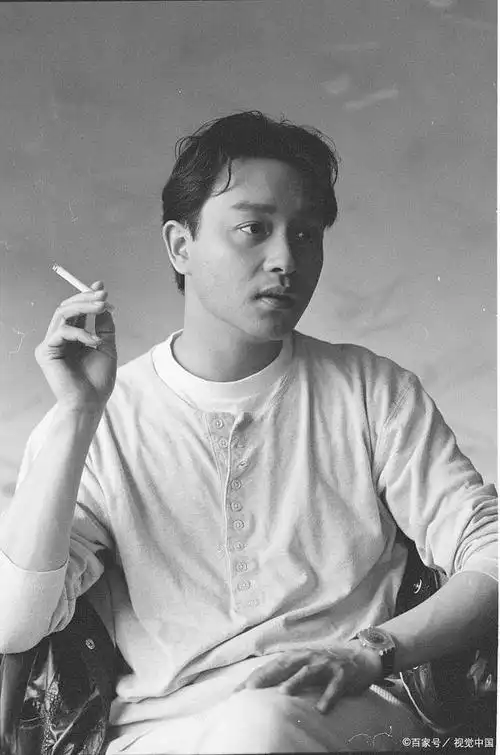 2003年4月1日,哥哥张国荣在香港文华东方酒店24楼跳楼身亡,年仅46岁