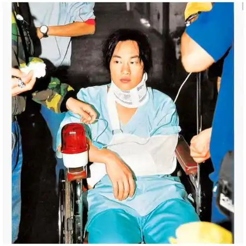 过往舞台事故中最令歌迷伤心的,是1993年黄家驹在日本演出时发生意外.