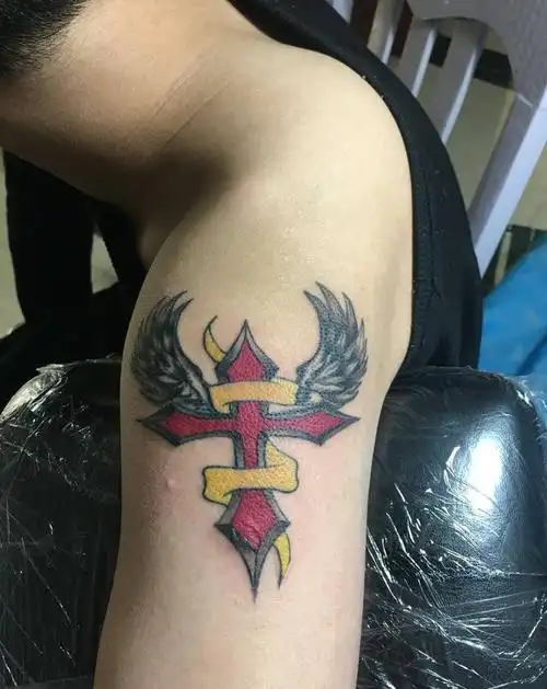 十字架纹身图片