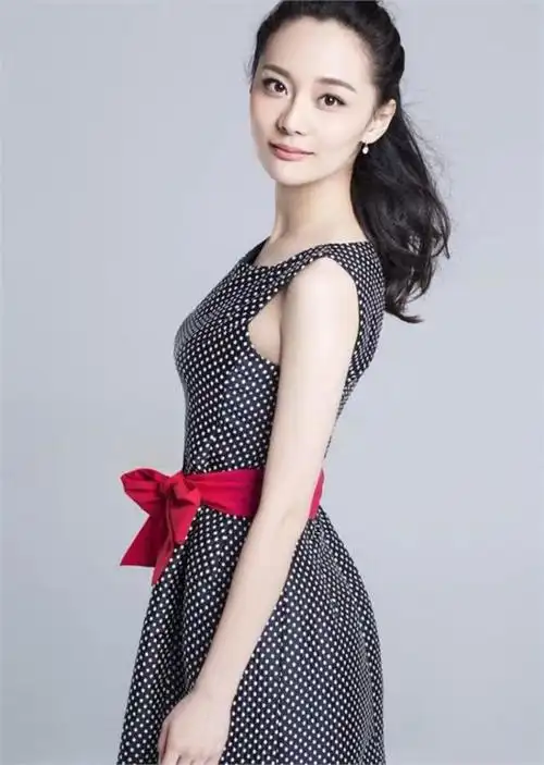 如今张楚楚也出道了,      上了节目我不是明星,  拍了一些戏,  但是