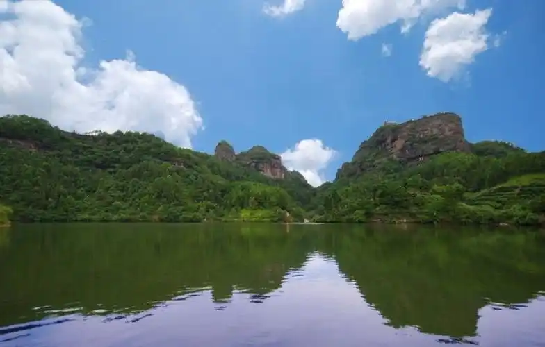 江西省十大名山之一:瑞金罗汉岩