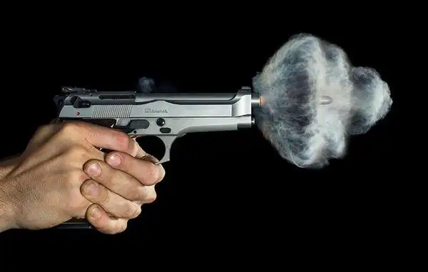 我们能够看清很多那些稍纵即逝的瞬间,比如子弹从枪膛射出的那一刻,你