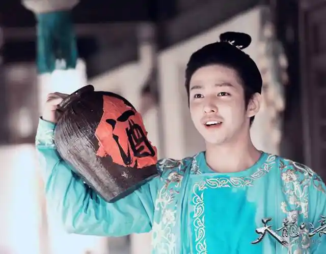 金起范曾在《天龙八部》中饰演段誉.