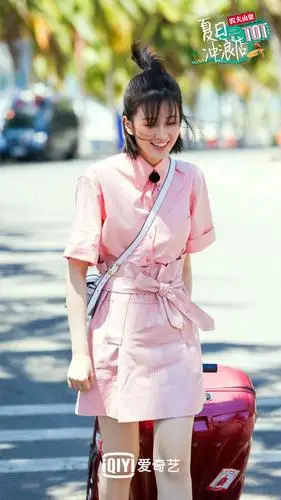 夏日冲浪店即将开播黄轩韩东君乔欣黄明昊王一博带你解锁浪慢夏天