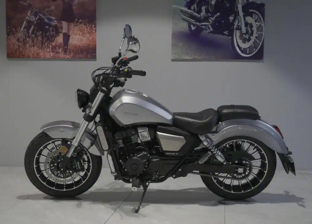 奔达巡航太子车box400,水冷双缸36.7马力,配19l油箱,不到3万