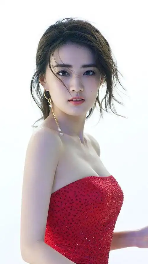 徐璐年龄为什么改成94年(为何总是不温不火)(2)