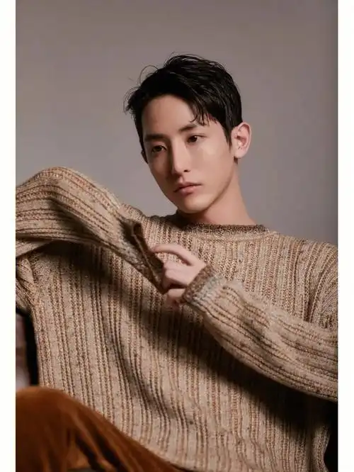 鬼王认识你,今年的苏荷又一次认识你,会一直喜欢下去呐#李洙赫