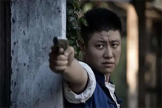 2015年,31岁的赵荀在拍摄电视剧《火线出击》时