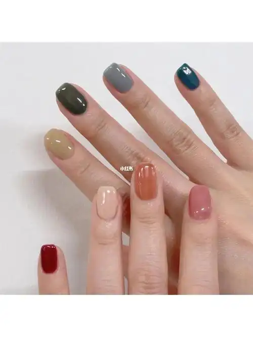 温柔气质跳色美甲玉脂78高级感配色