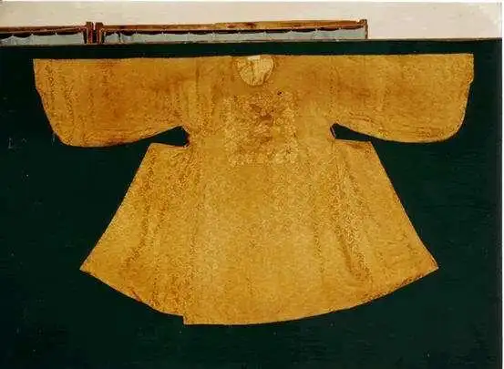 上袄下裙:明代女性为何酷爱穿袄?