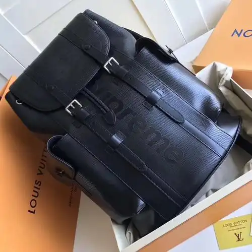 高仿lv背包 lv背包 lv supreme 联名系列限量版christopher 双肩包 lv