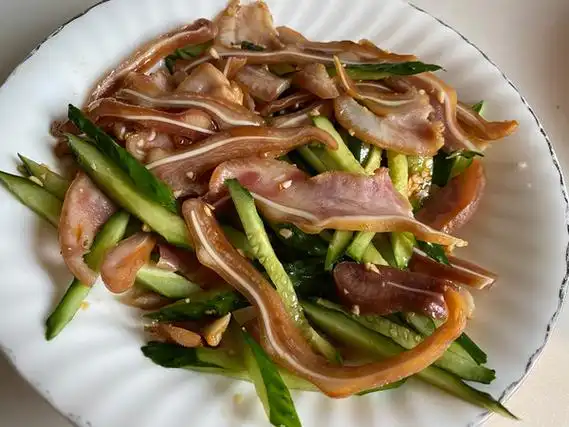 在家怎么做凉拌猪耳朵好吃「在家怎么做凉拌猪耳朵好吃窍门」