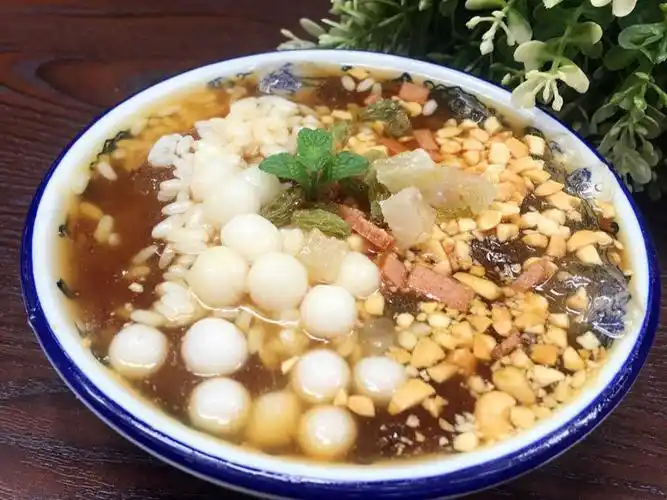 招牌糍粑冰粉推荐菜:奔跑吧李记冰粉位于成都市郫都区江西街13号(江西