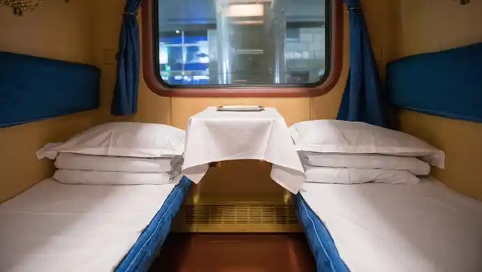 火车卧铺床单究竟多久清洗一次终于明白了