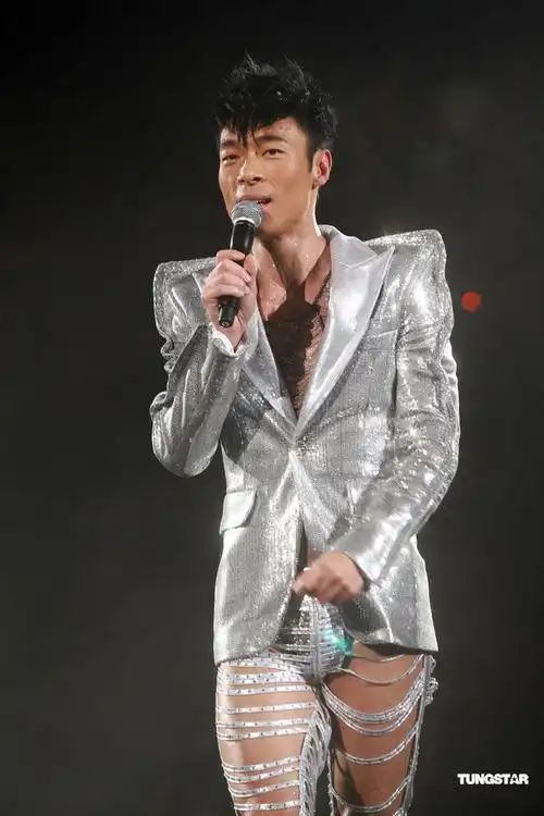 p>许志安,1967年8月12日生于香港,祖籍广东省广州市番禺区,中国香港