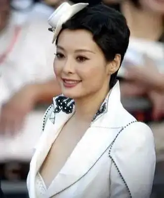 "口无遮拦"的袁立,就这样断送了自己的大好前途!