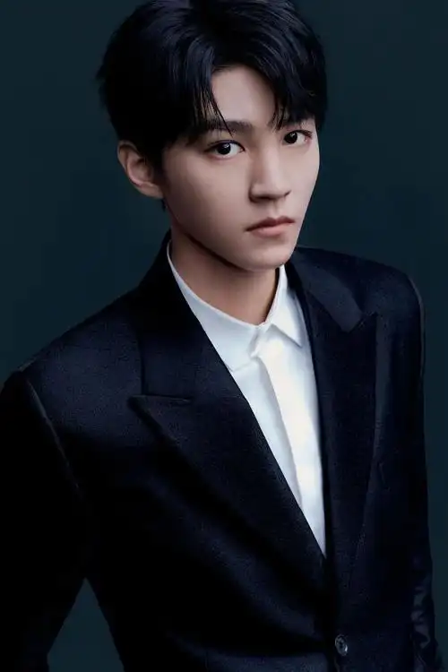 全新dior迪奥中国旷野男士香水系列代言人王俊凯