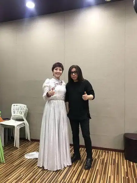 歌手格格与百位明星录制《中国》mv 谱写全民助力中国梦的完美乐章