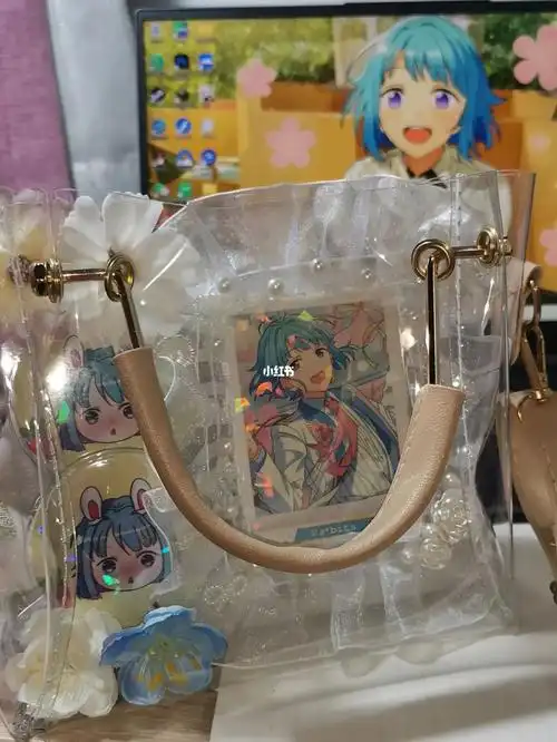 用自己画的吧唧扎包是什么体验