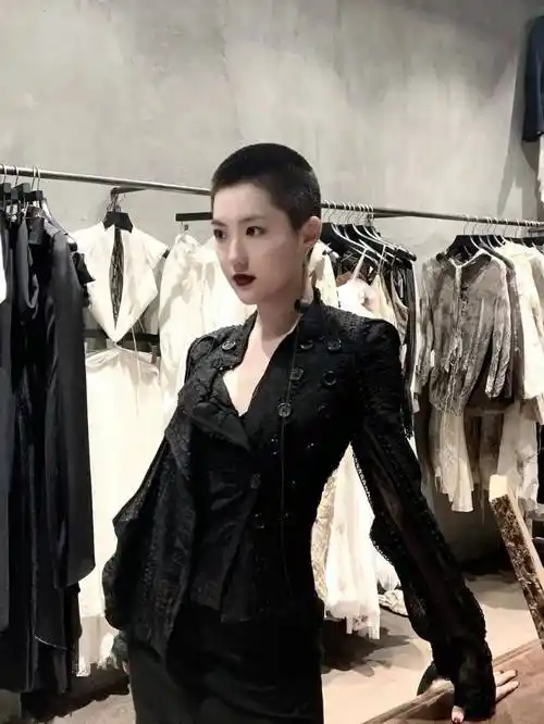 浅唠一下剃寸头的女生有多酷