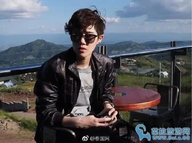 泰国帅t空姐干练短发高挑身材走红网络