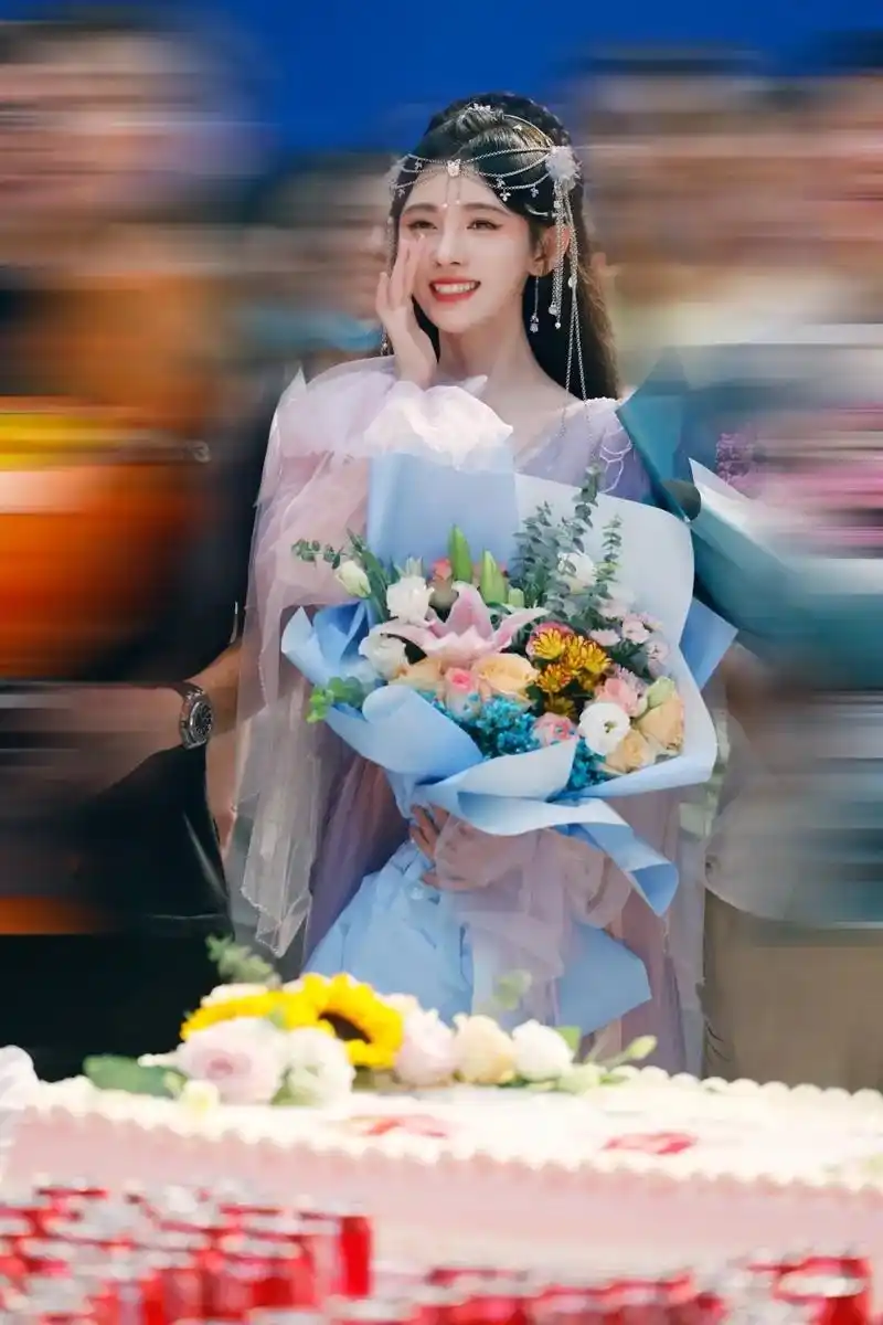 鞠婧祎 #花戒 杀青剧照,杀青快乐~ - 抖音