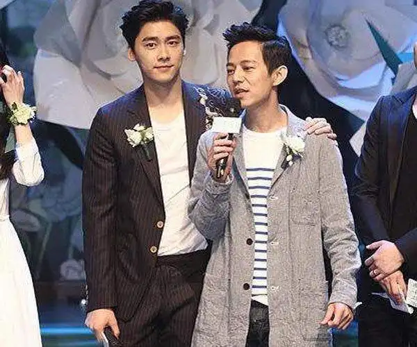 李易峰和何炅是闹翻了吗,是什么原因让大家有这样的猜测