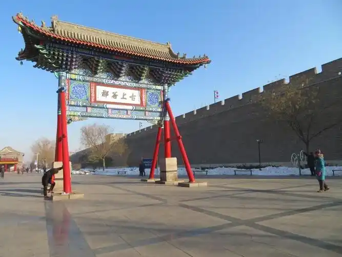 古上谷郡牌坊处看雪景