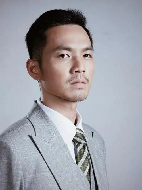 钟汉良展现熟男魅力,电视剧《别无选择》定妆照共赏