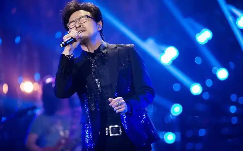 汪峰《歌手》第二季高清图片桌面壁纸