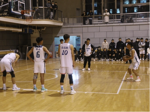 青春绚"篮"齐拼搏  奋发追"球"绽风采