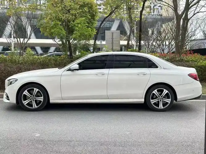 当前位置:>易车>社区>奔驰e级社区>出梅赛德斯-奔驰e200l>1080_809