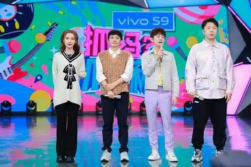 谢娜第一时间给快乐大本营2位新进主持人道贺2次表示不会离开